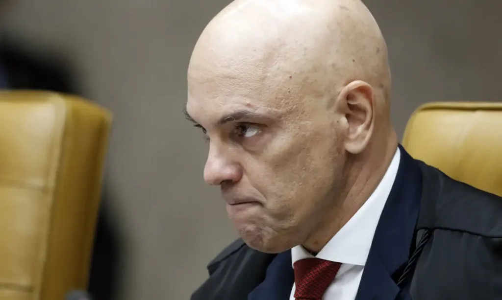 Bolsonaro volta a pedir prazo de 83 dias para apresentar defesa Alexandre de Moraes deu 15 dias a advogados do ex-presidente