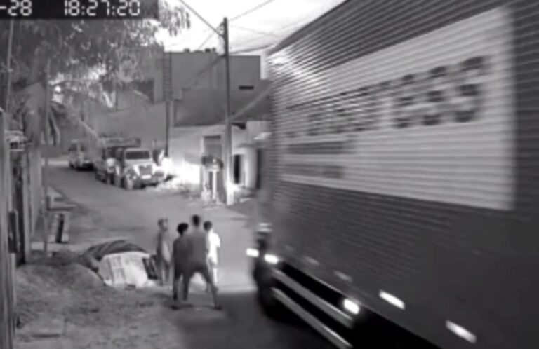 Vídeo mostra caminhão avançando sobre crianças antes de atropelar e matar menino de 8 anos em Marabá