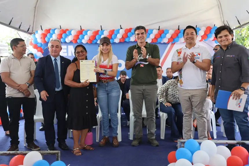 Governo do Pará entrega 900 títulos de terra para moradores de Marituba, na Grande Belém