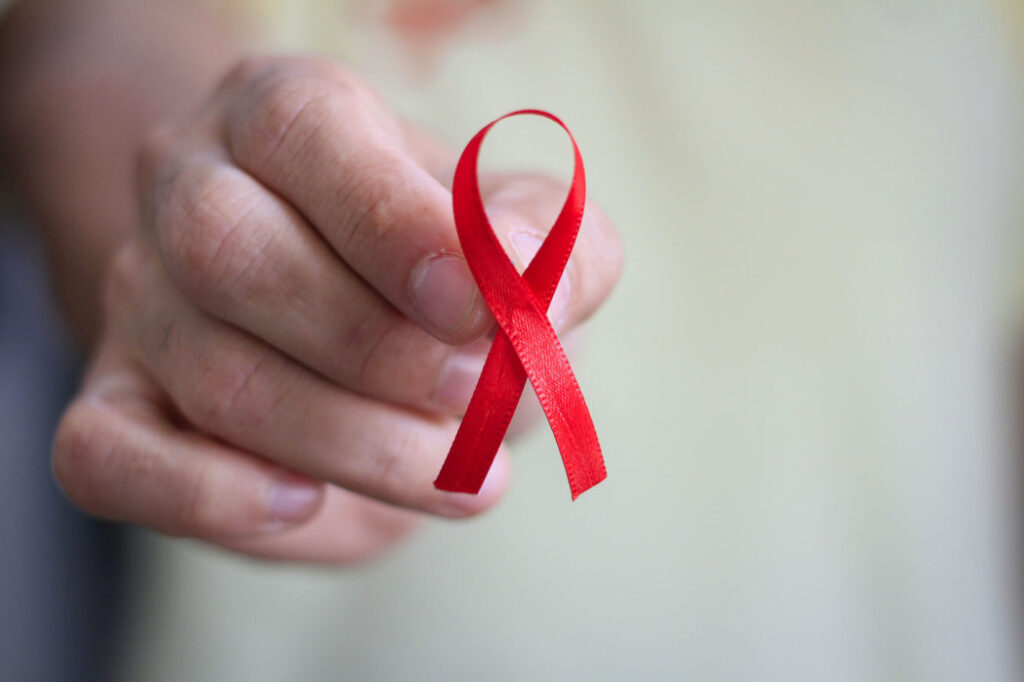 Combate ao HIV pode alcançar marco histórico em 2025, apontam especialistas