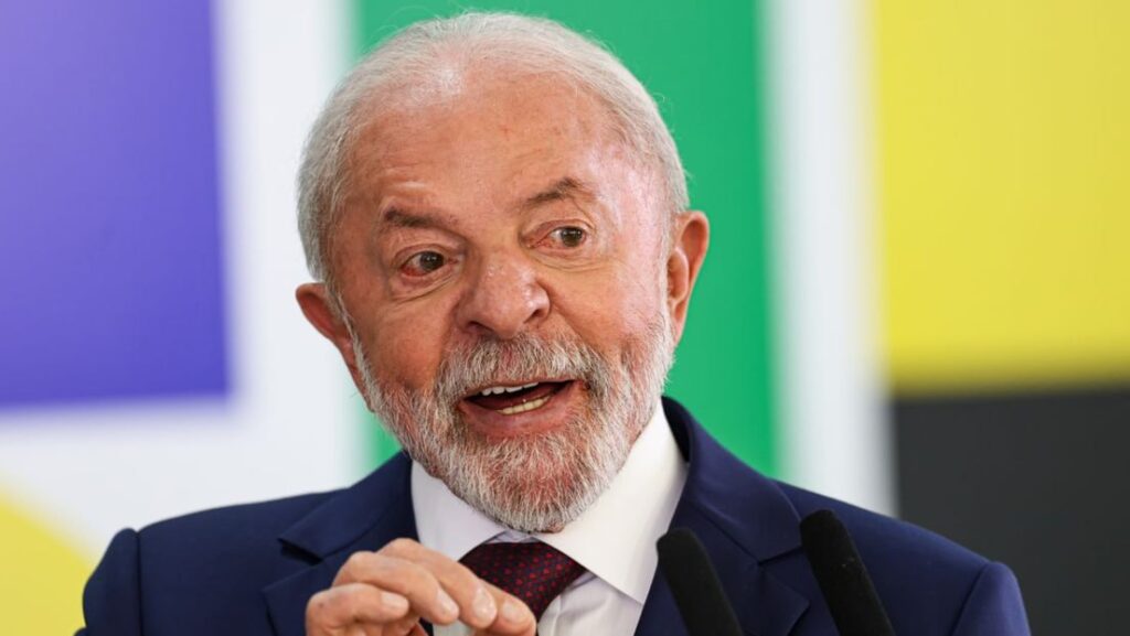 Lula assina indulto natalino de 2025 e exclui condenados dos atos de 8 de janeiro