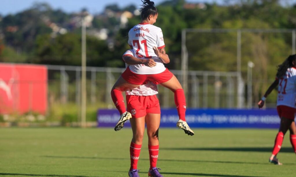 Reforços marcam e Bragantino vence Ferroviária no Brasileiro Feminino
