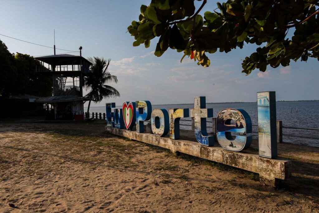 Estado assina ordem de serviço para obras na orla de Portel, no Marajó