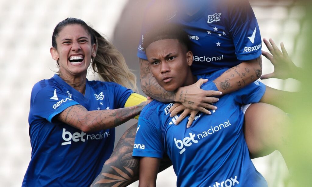 Cruzeiro derrota Atlético-MG em clássico pelo Brasileirão Feminino