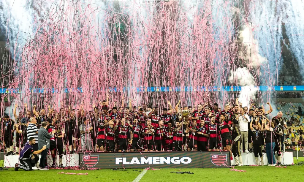 Flamengo vence Fluminense nos pênaltis e fatura tricampeonato carioca