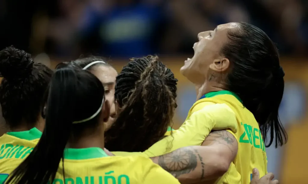 Em virada relâmpago, seleção brasileira feminina vence Estados Unidos