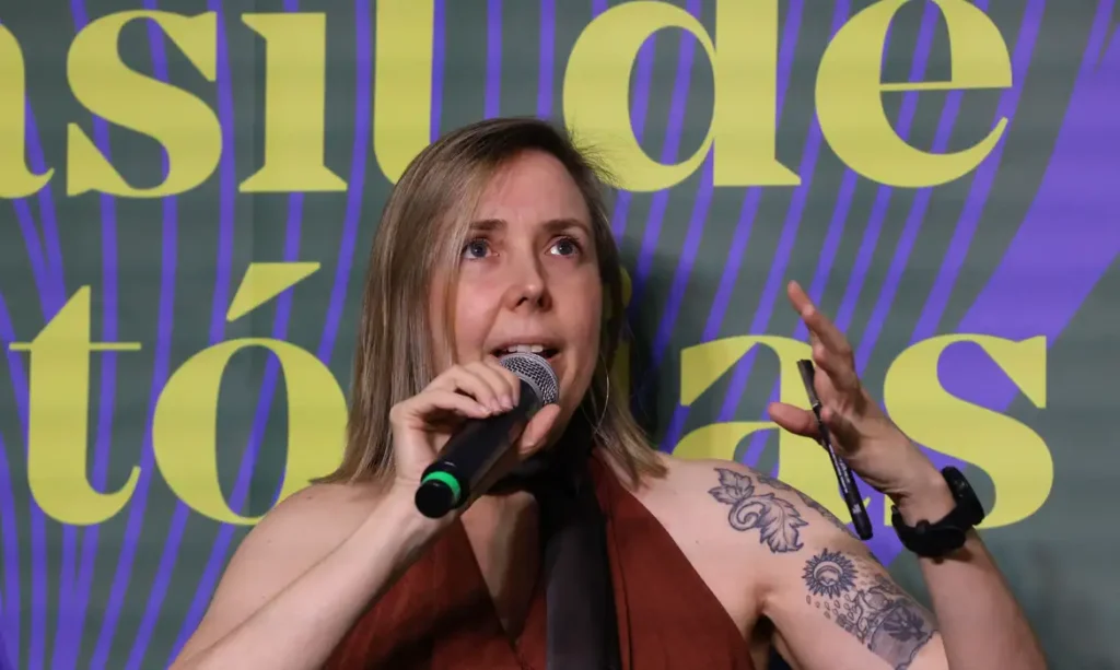Coletânea reúne poetas invisibilizadas ao longo de quatro séculos