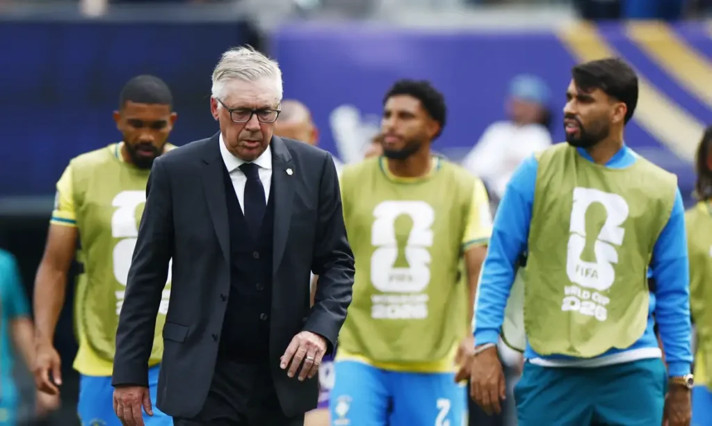 Ancelotti lamenta eliminação e já projeta novo ciclo: “Não é o fim”