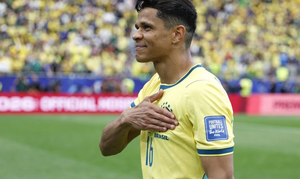 Douglas Santos traz vivência do ouro olímpico para buscar o hexa