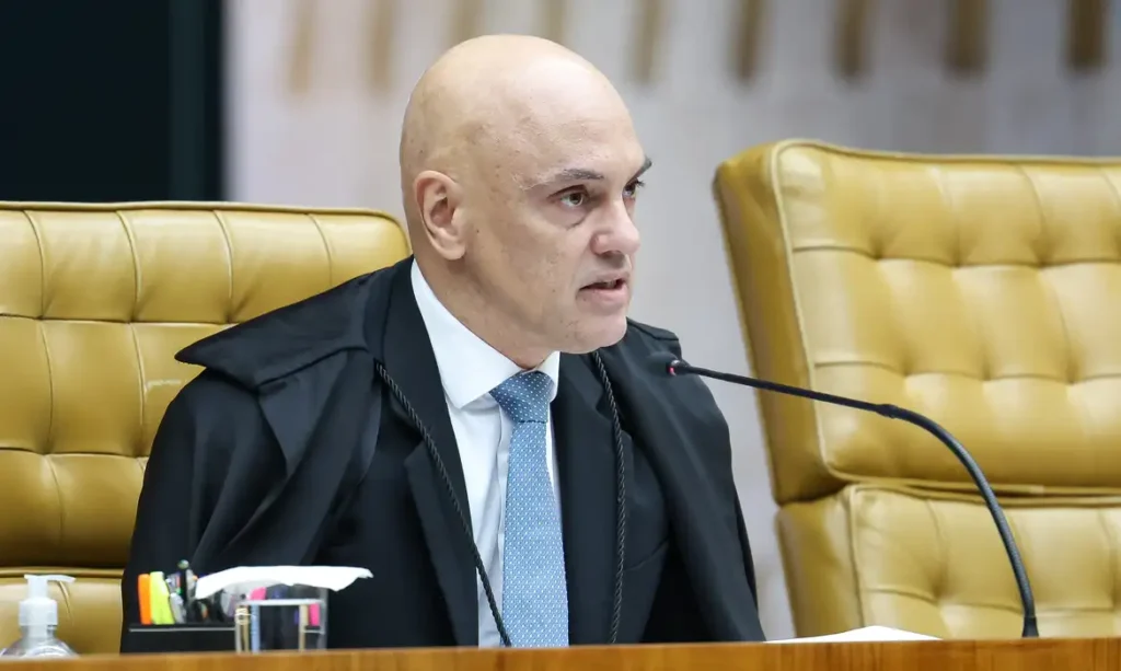 Moraes dá 48 horas para Bolsonaro informar se autorizou vídeo com IA
