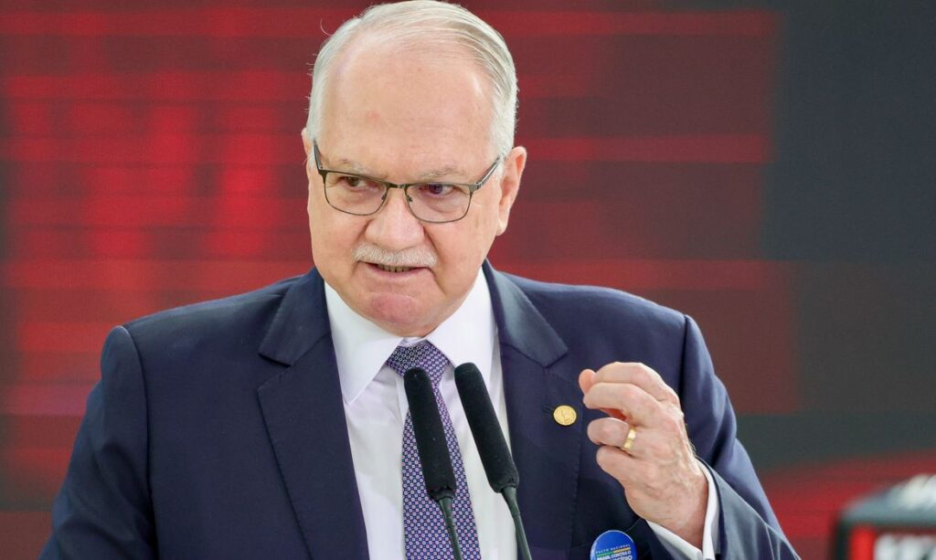 Fachin repudia fala de Milei contra Moraes e reafirma autonomia do STF